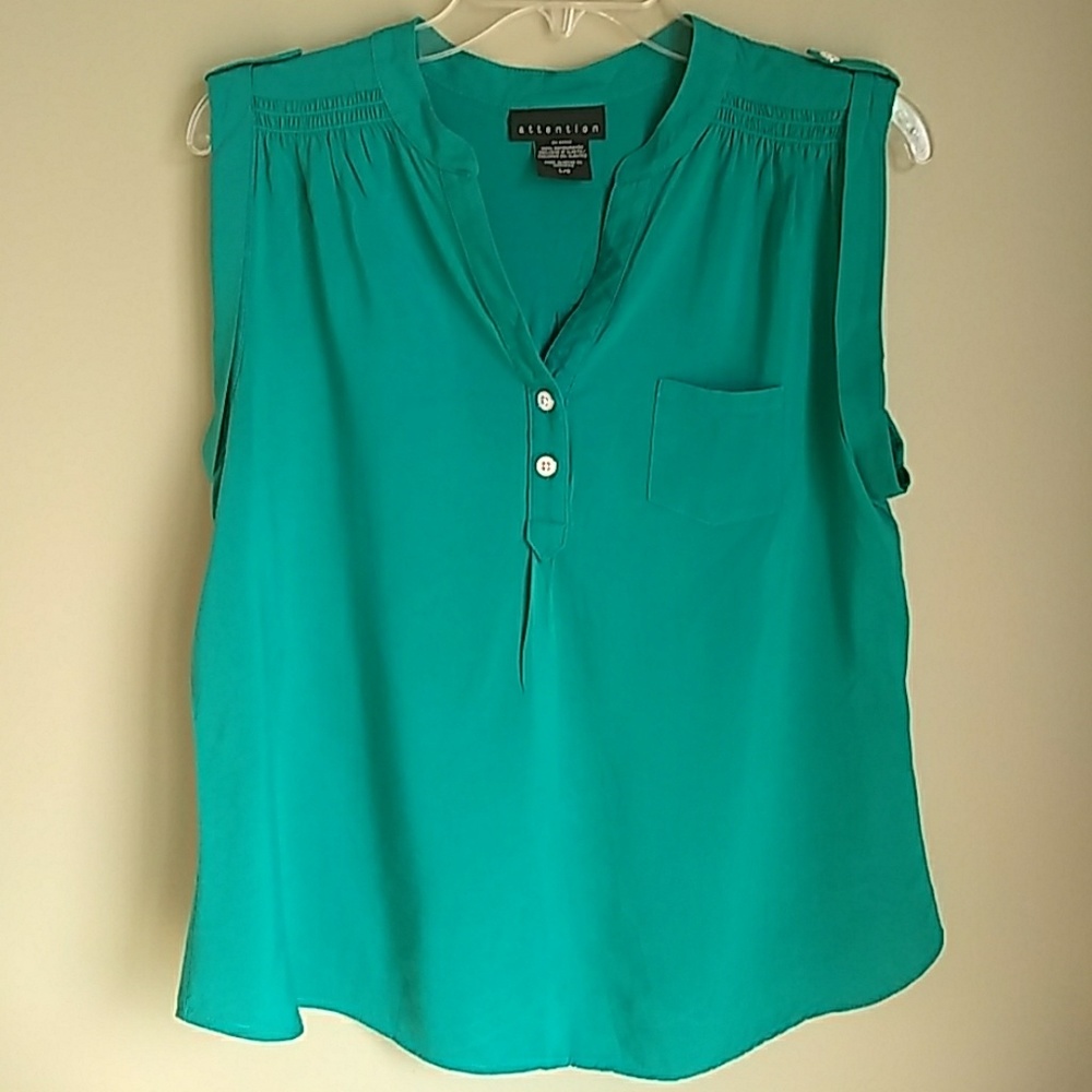 Sleeveless blouse